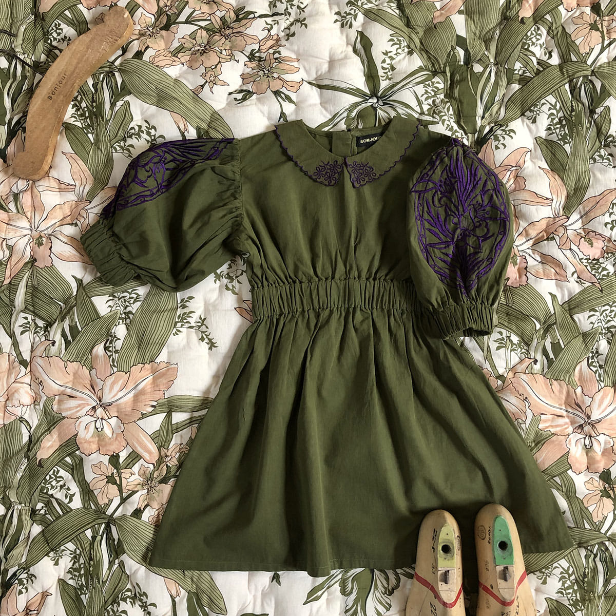 Marie dress with embroidery(Moss green poplin)