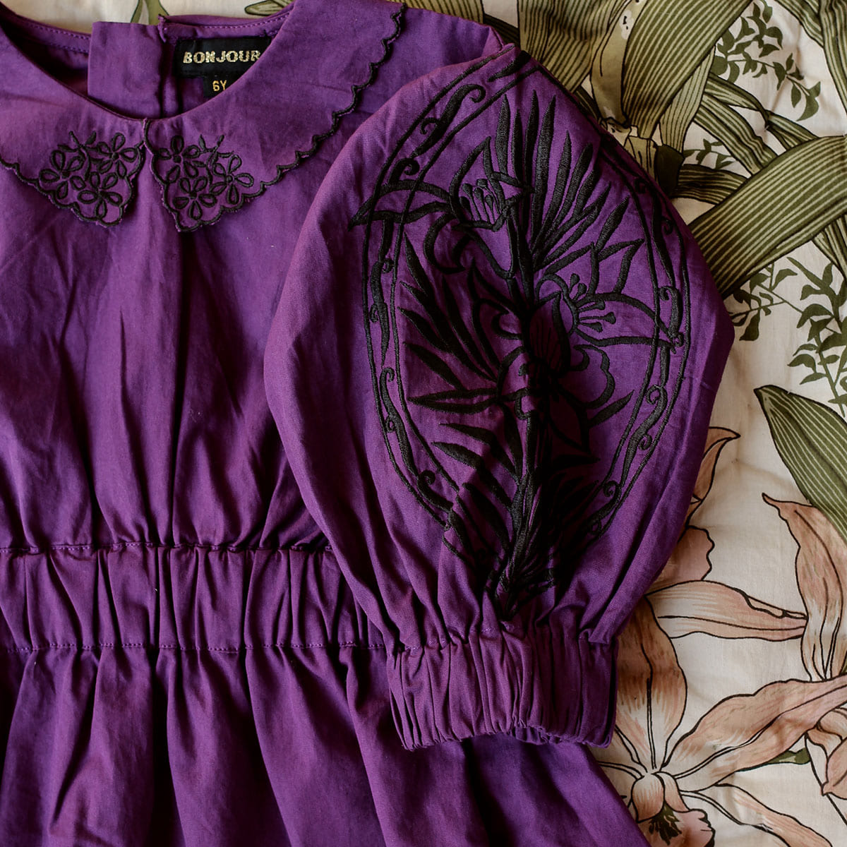 Marie dress with embroidery(Purple)
