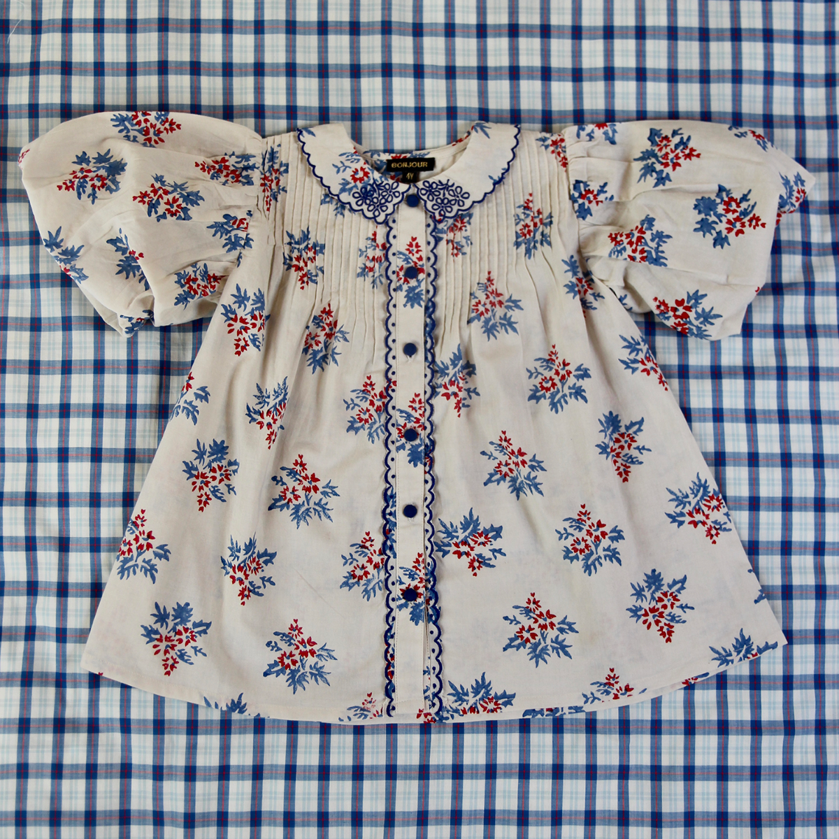 Madeleine blouse with embroidery - balloon Short Sleeves(Red blue flower print 30`s sheeting)