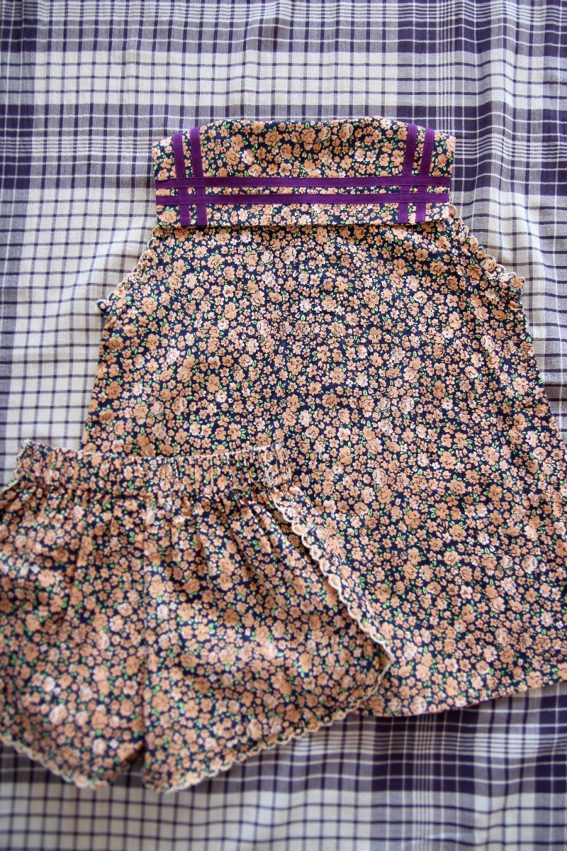 Pyjama set + bag with scallop embroidery
