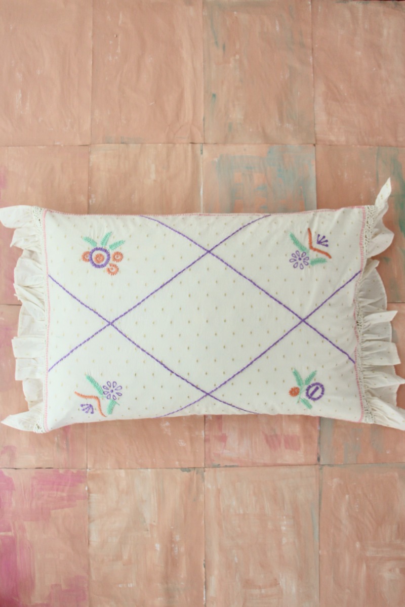 Pillow case with lace and embroidery(Gold Dot)