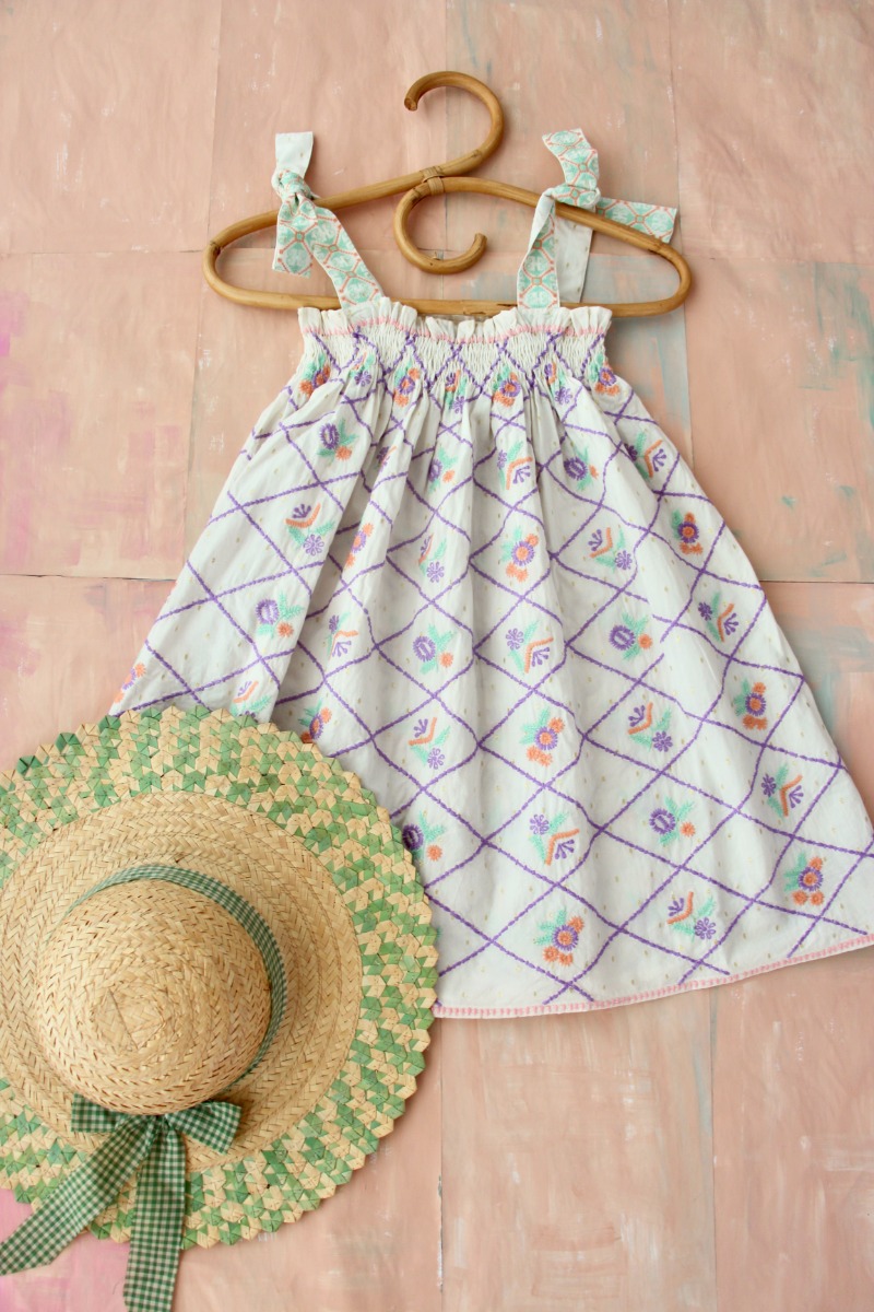 Skirt dress with embroidery(Gold Dot)