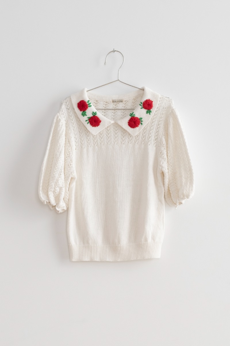 KNITTED POLO WITH EMBROIDERED FLOWERS(WHITE)